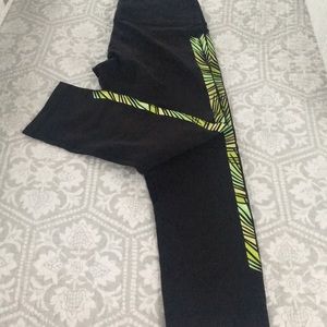 LuLuLemon Capri leggings size 6